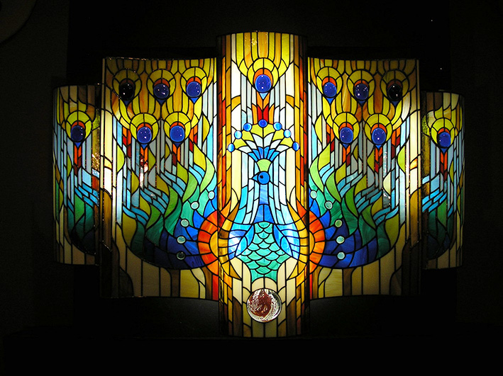 Вітраж «Птах». 2010. Кольорове скло, свинець, метал